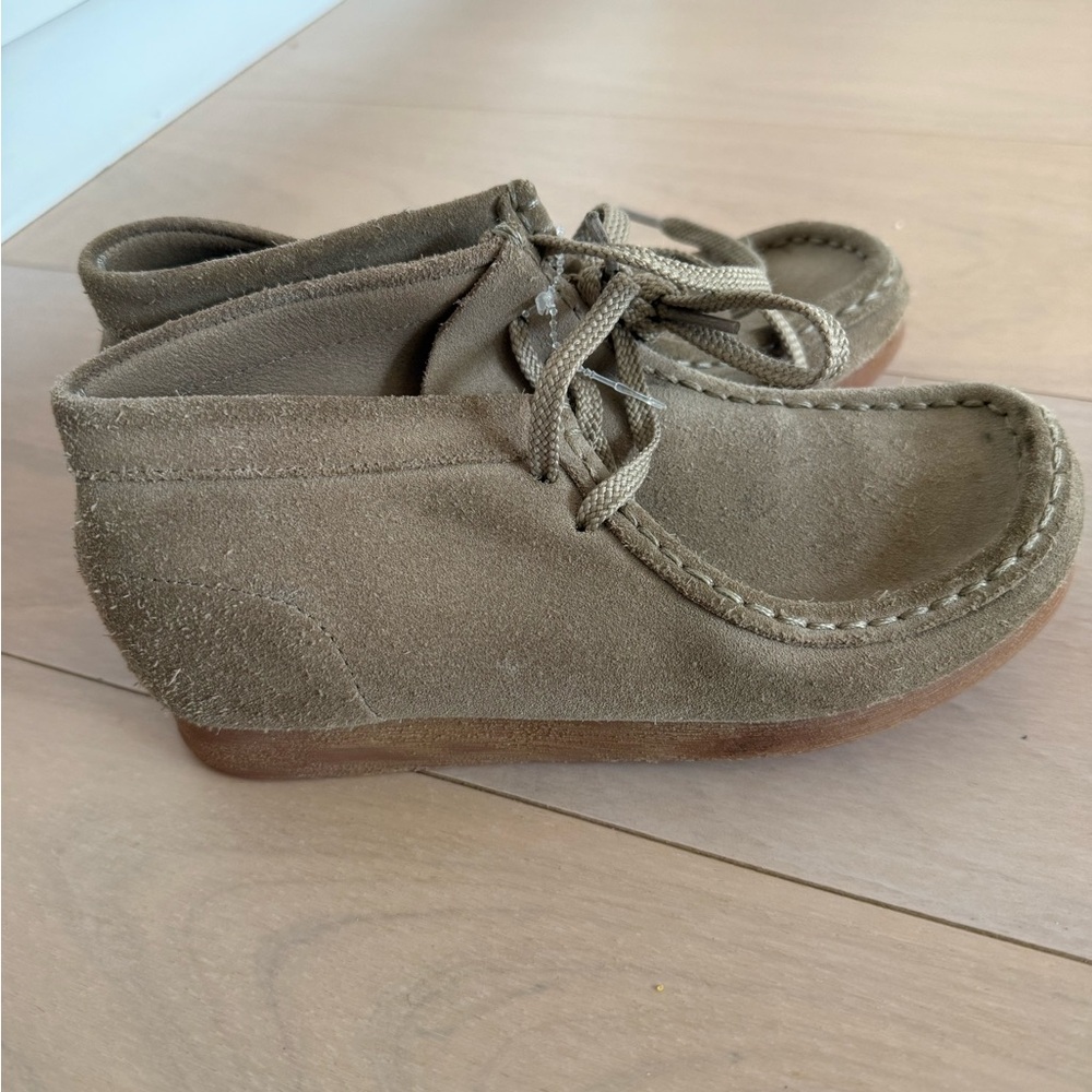 Clarks Originals Kids Wallabee Suede Shoes Tan Little Boy Size 2